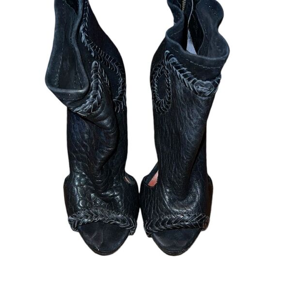 Max Studio Black Leather Peep-toe Shoes Size 6 1/2 M - Picture 1 of 8